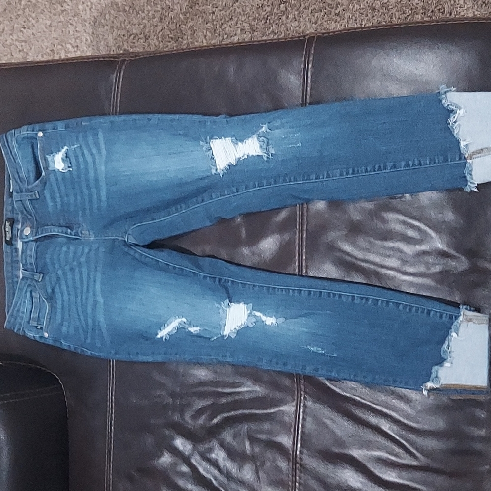 Comfy skinnies. Worn maybe twice. Great condition.